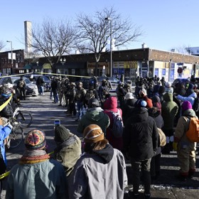 V Monneapolis se konají rozdáhlé protesty proti raziiím ICE.