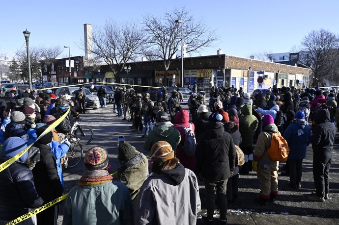 V Monneapolis se konají rozdáhlé protesty proti raziiím ICE.