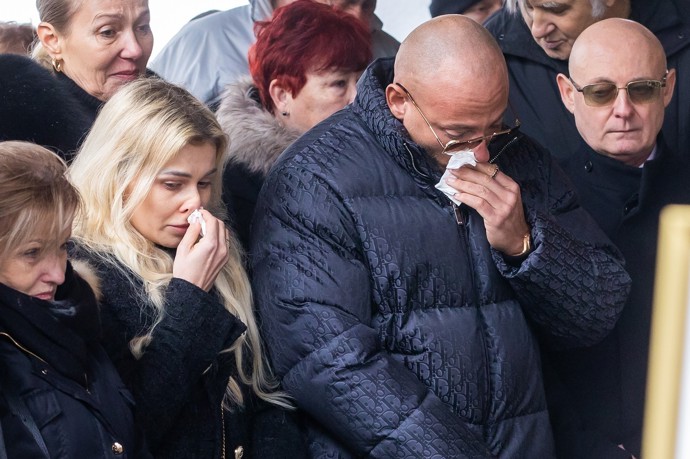 Snoubenec Moniky Jákliové Roderik Dobosi nedokázal zadržet slzy.