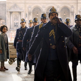 Natáčelo se v Anglii a Paříži.