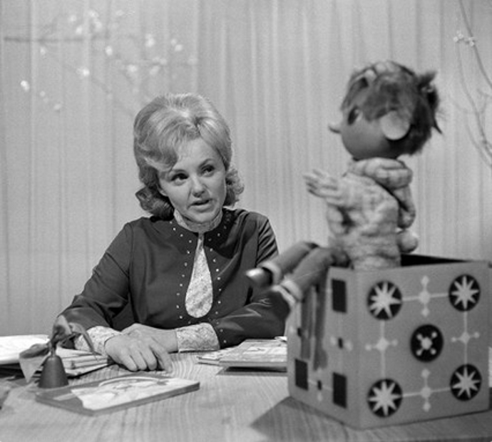 ...osud jí ale nepřál (Pohádkové dívánky, 1955).