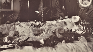 Utajené detaily pohřbu královny Viktorie: V rakvi chtěla bílé šaty, svatební závoj a odlitek manželovy ruky