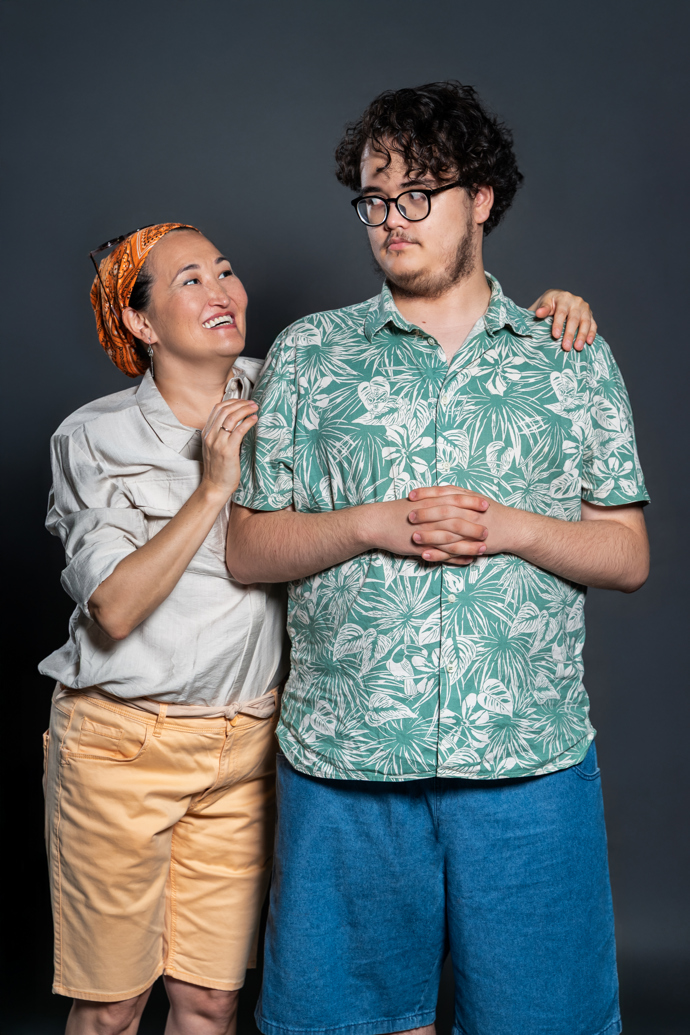 Džami a Damir – matka a syn, kteří v Česku žijí už řadu let a považují ho za svůj domov. 