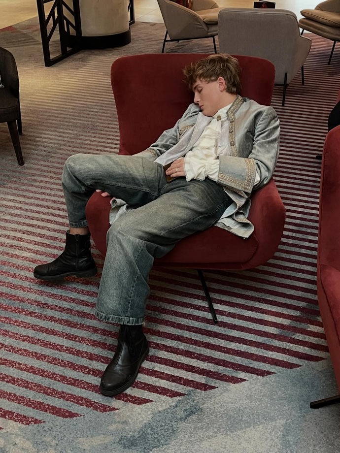 František Prachař v kostýmu, který měl ve videoklipu.