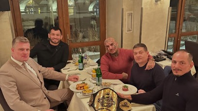 FOTO: Filip Turek na večeři s Patrikem Nacherem a Makhmudem Muradovem.