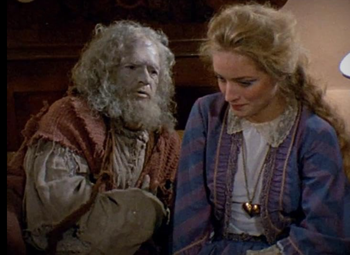 Ulrika Kotajná hraje ve filmu dceru velvyslance Virginii, jejíž láska k mladému básníkovi (Michal Dlouhý) může strašidlo vysvobodit a zámek jeho nezvaného obyvatele zbavit.