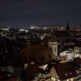 Pohled na novoroční Prahu.