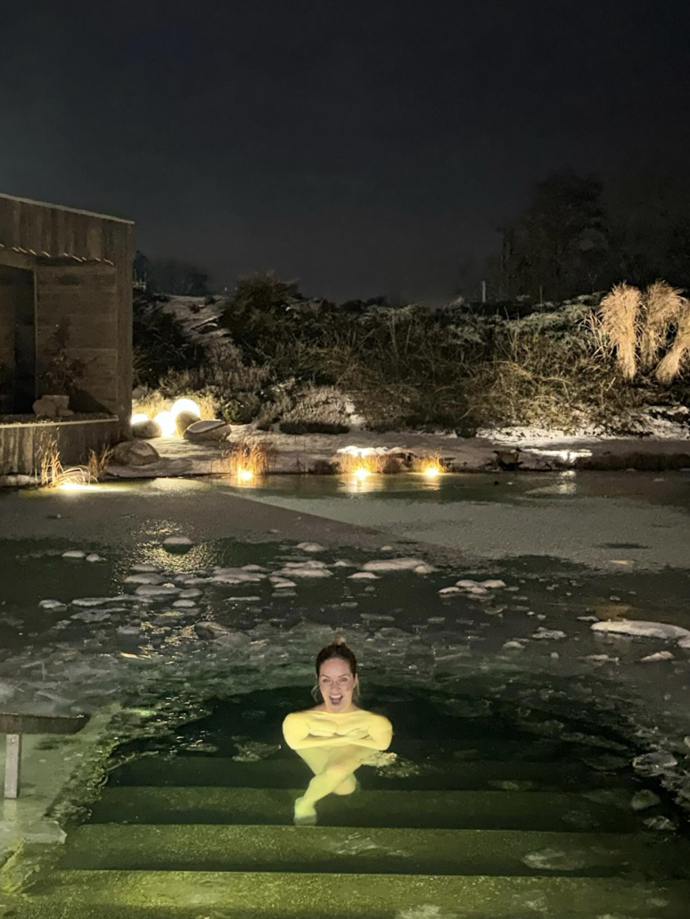 Taťána Kuchařová se šla nahá vykoupat do ledové vody.