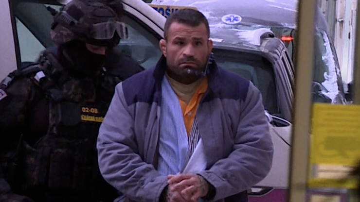 Karlos Vémola ve vězeňské nemocnici.