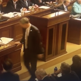 Hřib jí následoval.