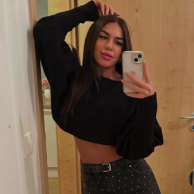 Dolli Molnár byla ubodána.