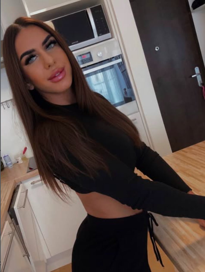 Dolli Molnár si vydělávala i na specializovaných stránkách pro eskorty.