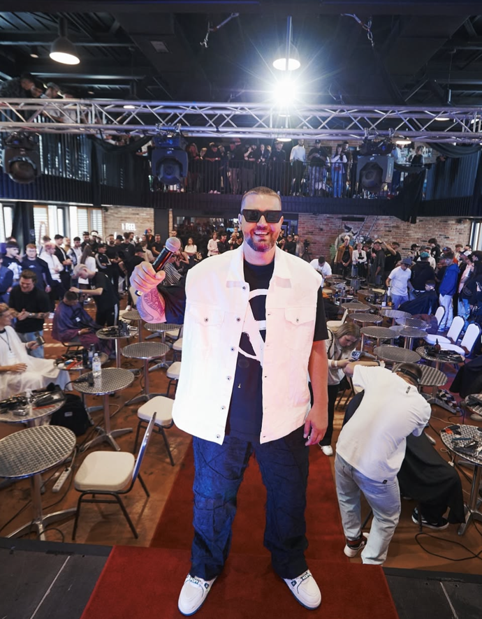 Oblíbený moderátor a hypeman Osťo.