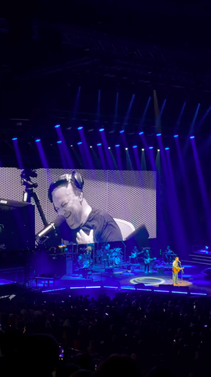 Kapela Mirai zahrála píseň Anděl.