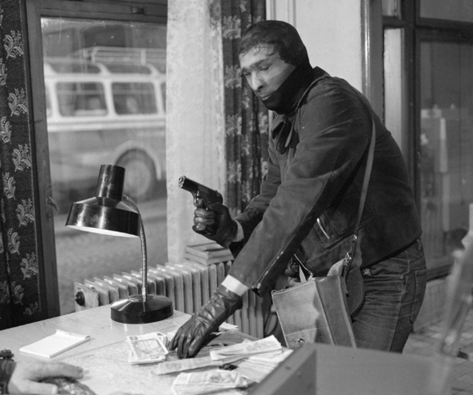 Proslavil se jako lupič s punčochou na hlavě v seriálu Malý pitaval z velkého města. 