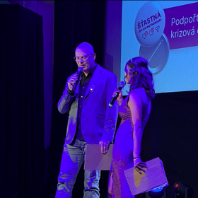 Kniha má být definitivní tečkou.