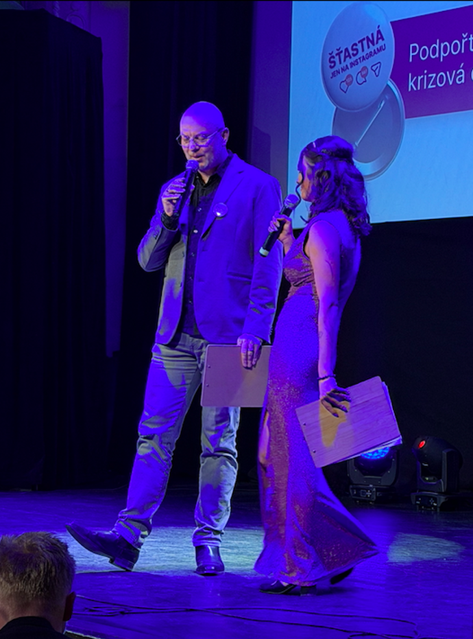 Kniha má být definitivní tečkou.