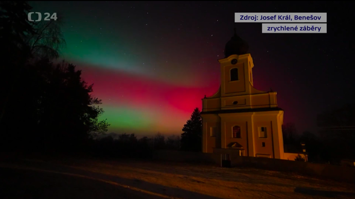 Polární záře byla vidět i nad Benešovem, kde Hezucký zemřel.