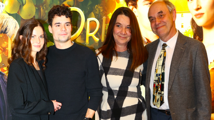 Březina zářil po boku krásné přítelkyně, Táborský vyvedl paní Columbovou: Zamilované páry na premiéře pohádky