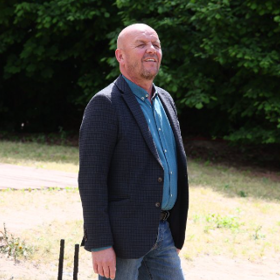 Pavel Nečas v seriálu Zoo.