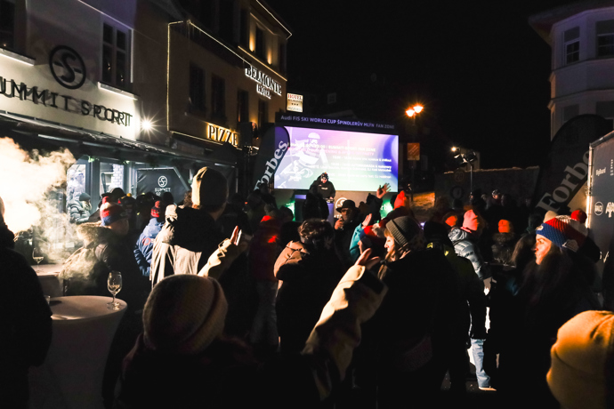 Ve Špindlu to žije. 