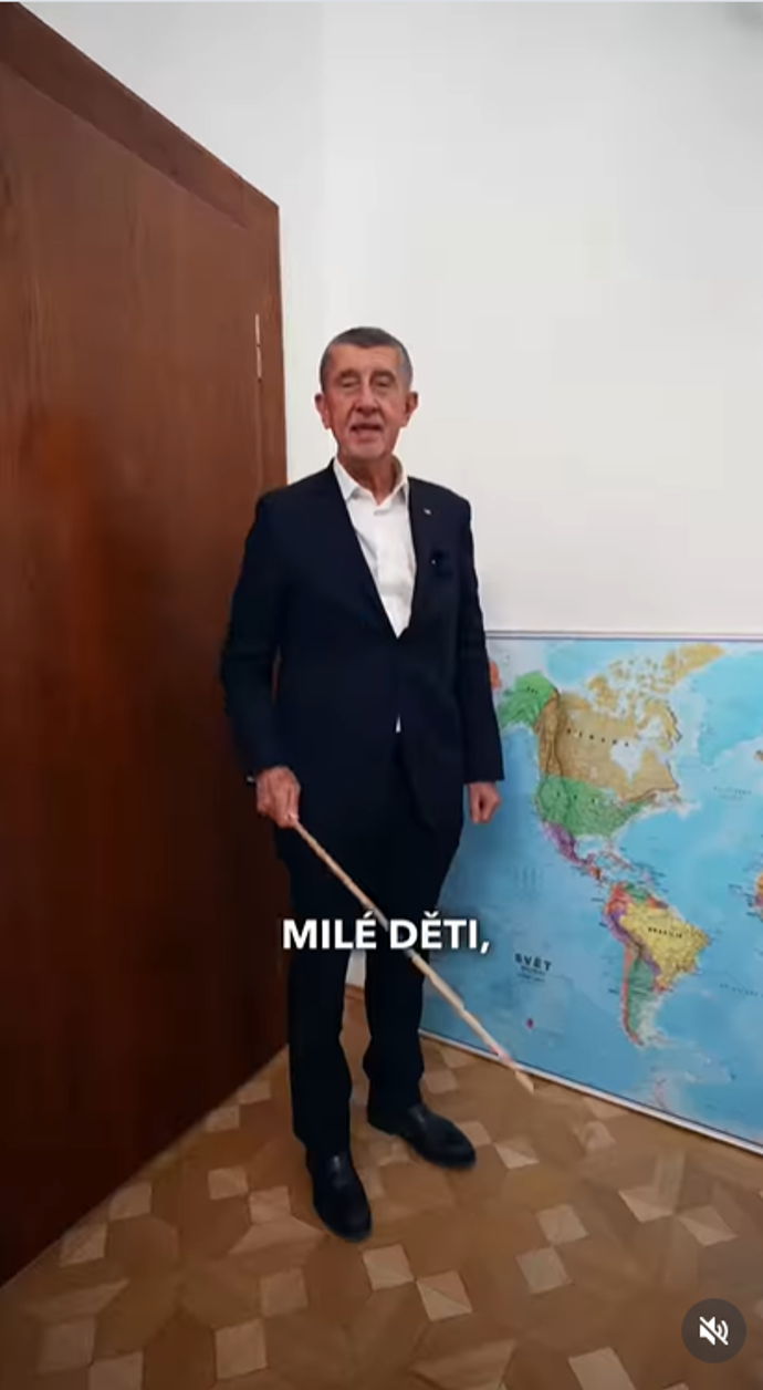 Andrej babiš jako učitel s ukazovátkem.