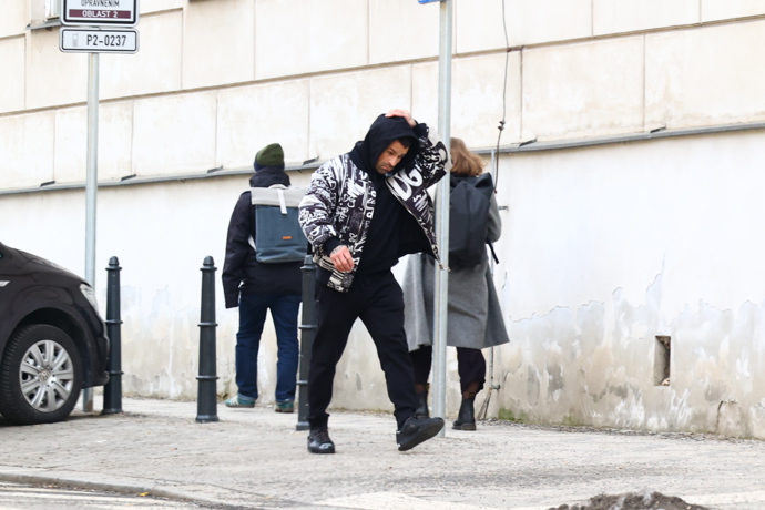 Karlos Vémola šel do nemocnice.