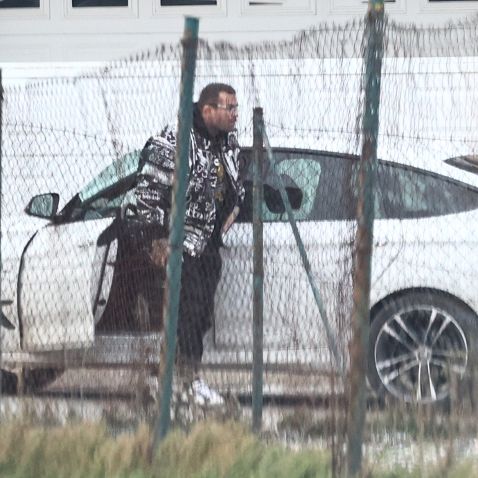 Karlos Vémola je zpět doma.