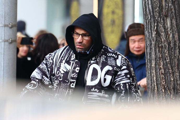 Karlos Vémoly vynesl outfit značky Dolce & Gabbana. 
