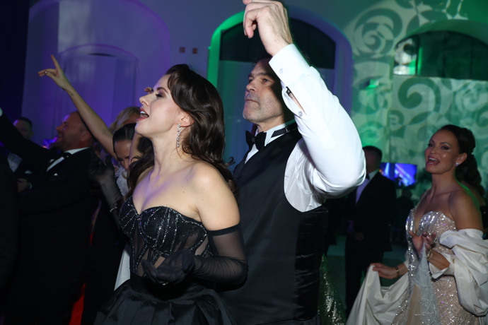 Jaromír Jágr a Dominika Branišová na plese.