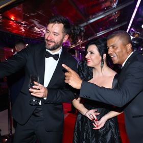 Marek Ztracený, Andrea Kalivodová a Rey Koranteng na Plese jako Brno. 