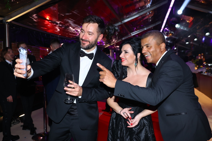 Marek Ztracený, Andrea Kalivodová a Rey Koranteng na Plese jako Brno. 