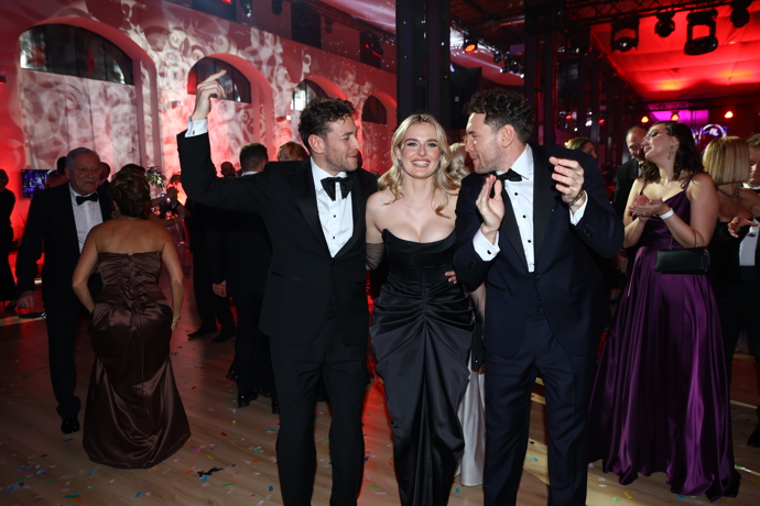 Trojice z Bacheloru.