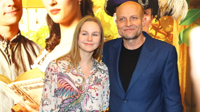 FOTO: Jiří Ployhar se svou mladou partnerkou.