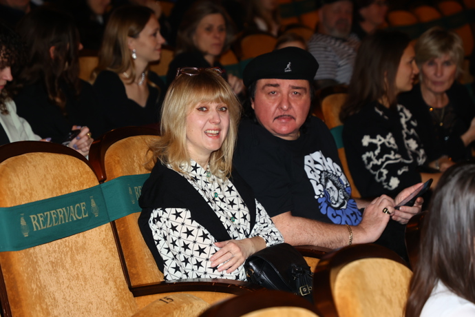 Dorazil také Samir Hauser.