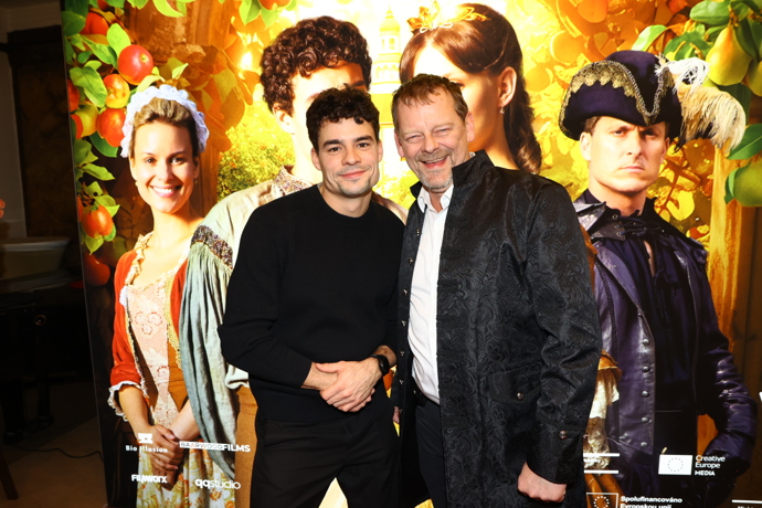 Vysmátý Martin Stránský s Filipem Březinou.