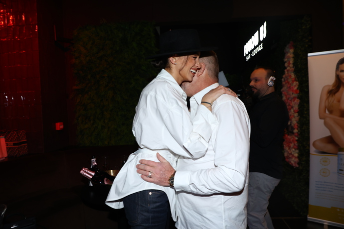 Daniela Zálešáková s manželem působili zamilovaně.