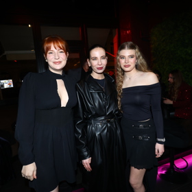  Kateřina Bláhová a Debbi Brown s dcerou Andrey Verešové.