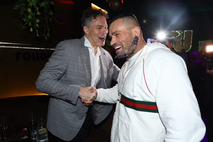 V závěru večera se objevil v bílé Gucci mikině Karlos Vémola. 