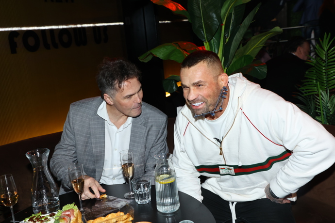 Karlos Vémola s Jaromírem Jágrem.