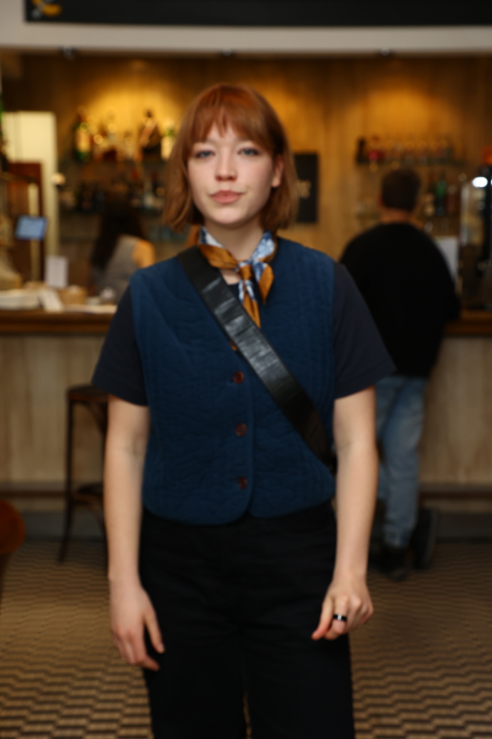 Martina Jindrová hraje pravidelně v seriálu Odznak Vysočina.