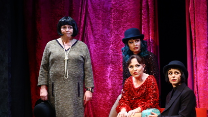 FOTO: Jitka Smutná vedle Aleny Mihulové ve hře Opona nahoru.