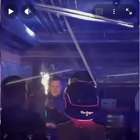 Klub Le Constellation vyhořel.