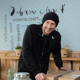 Novou posilou seriálu Ulice se nedávno stal Vladimír Hruška (Marek Pospíchal).