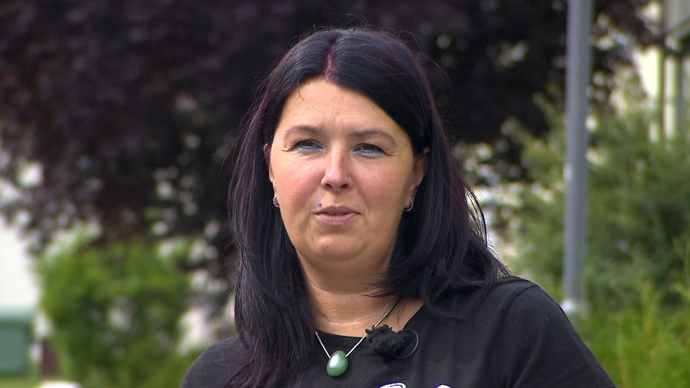 Maminka Kateřina je uklízečka v hotelu.