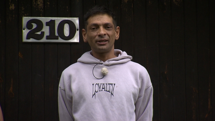 Manžel Míra je na mateřské dovolené.