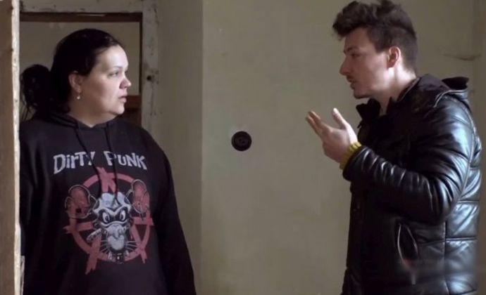 Televizní diváci tak mohli nahlédnout do domácnosti homosexuálního páru. 