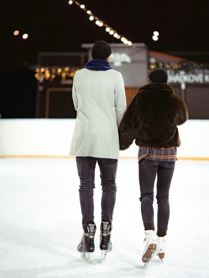 Snoubenci na ledě.