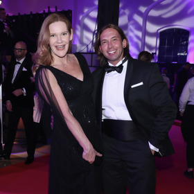 Na tanečním parketu to Věra s Janou hezky rozjely. 