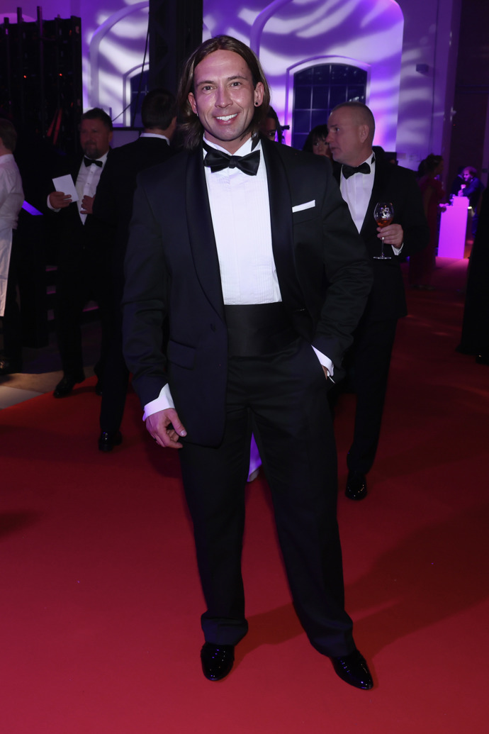 Věra Mikulcová se rozhodla pro klasický pánský smoking. 